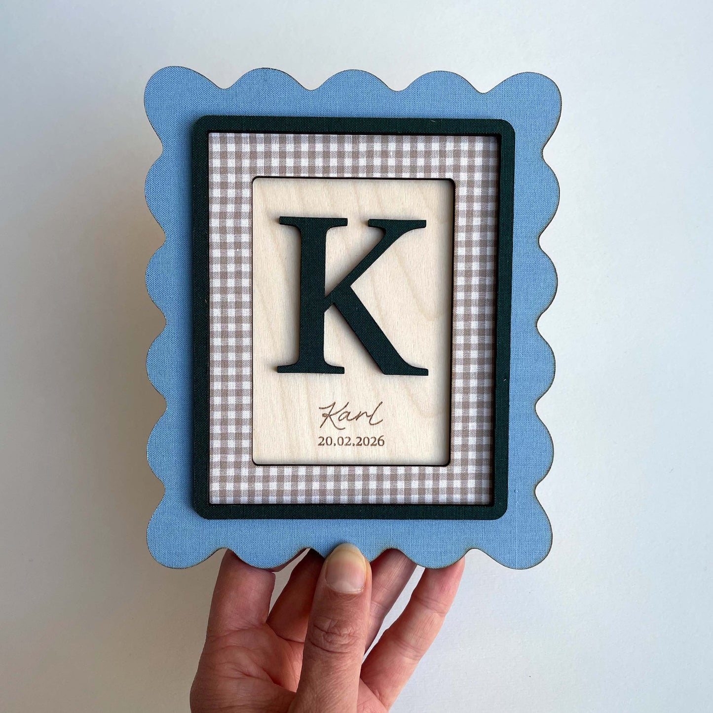 Personaliseret vægtavle med initial - blå