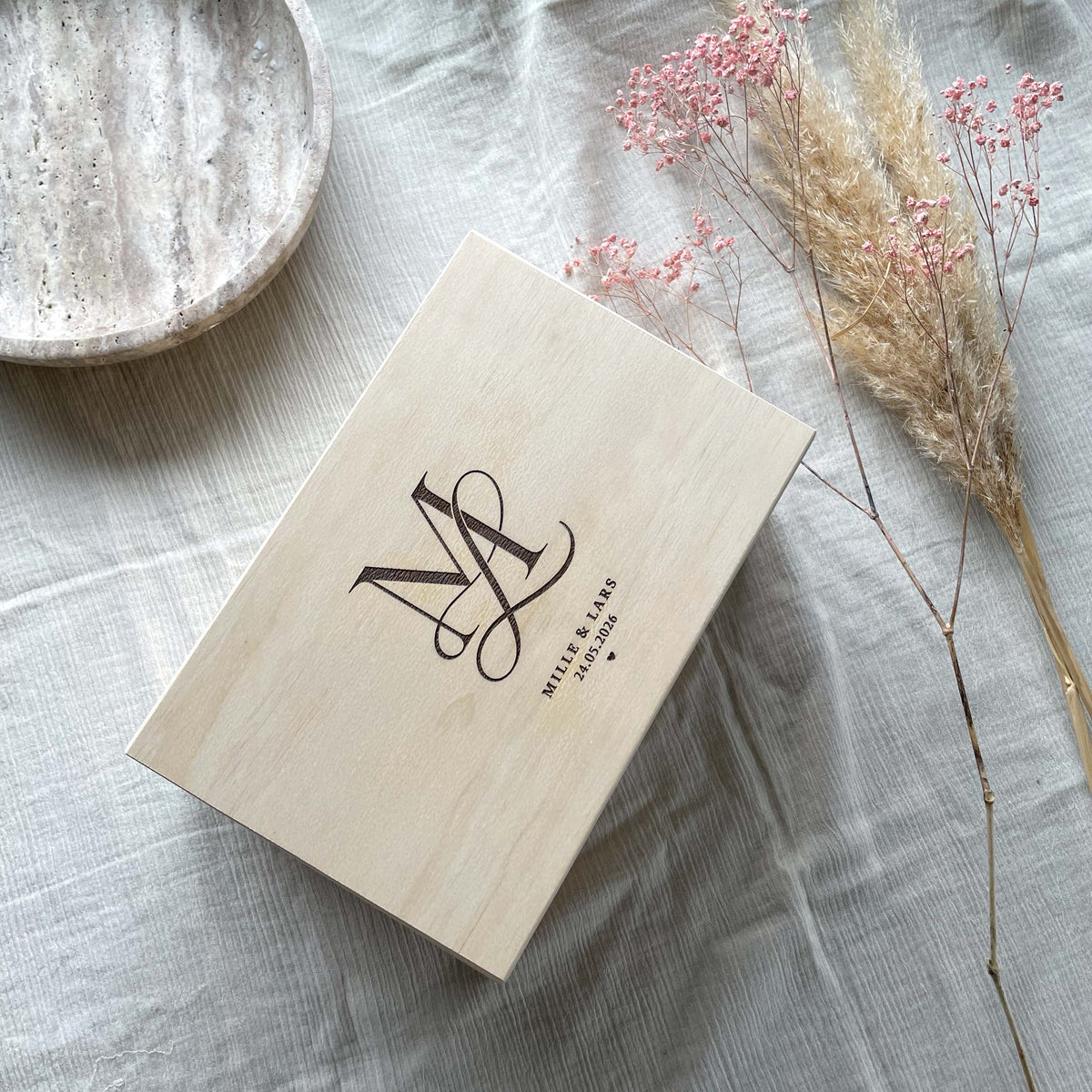 Mindekasse med monogram - Bryllup
